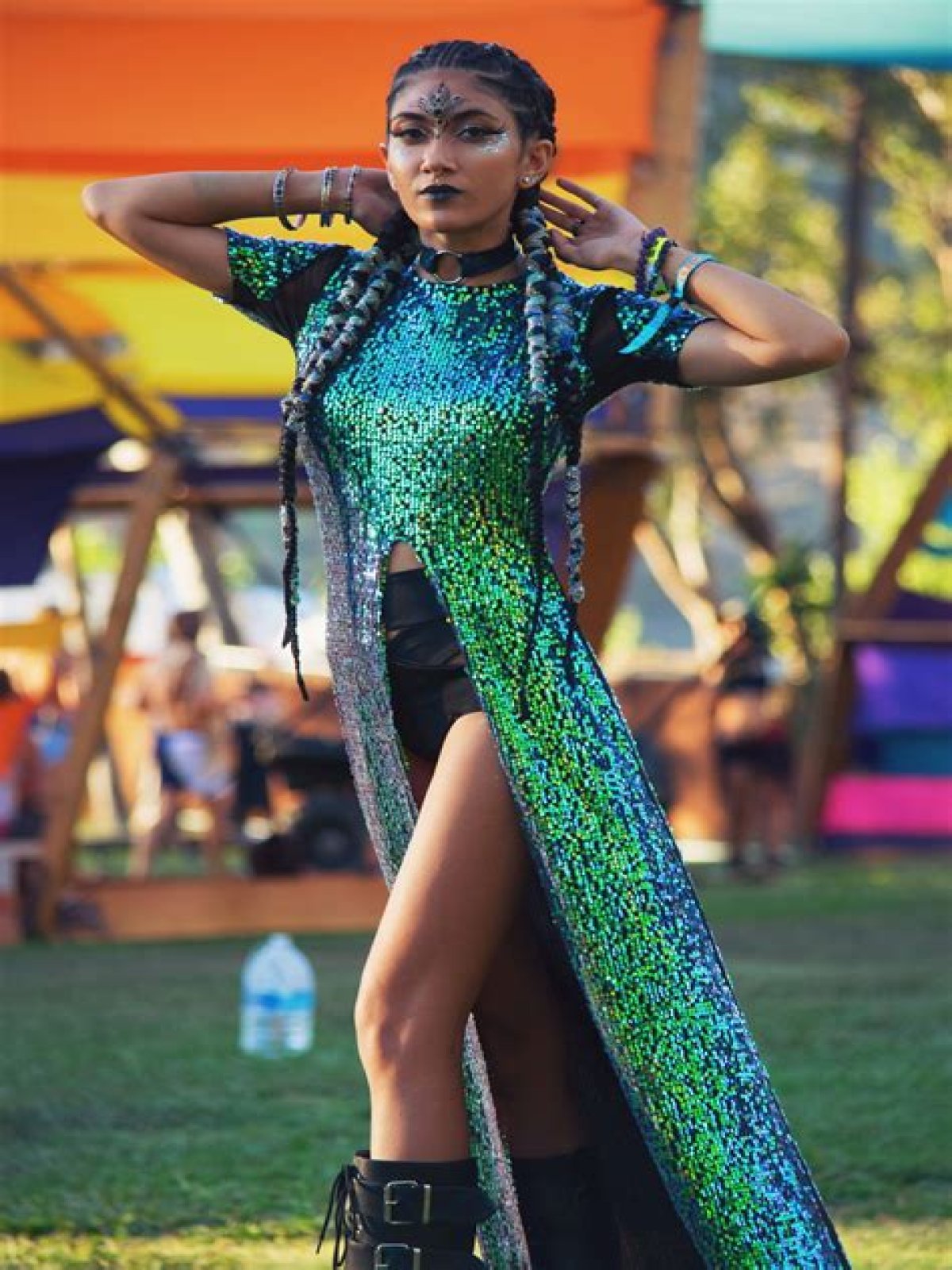 How to dress up for a rave?